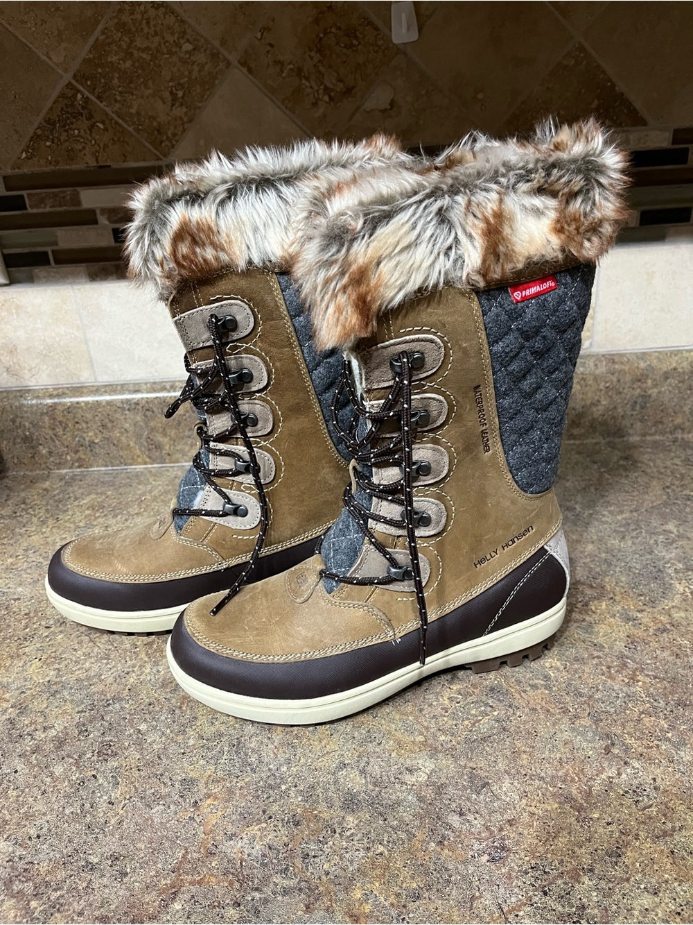 NWT Helly Hansen Garibaldi Waterproof Winter Boots Brown Faux Fur Sz 7.5 Fall - Picture 3 of 16